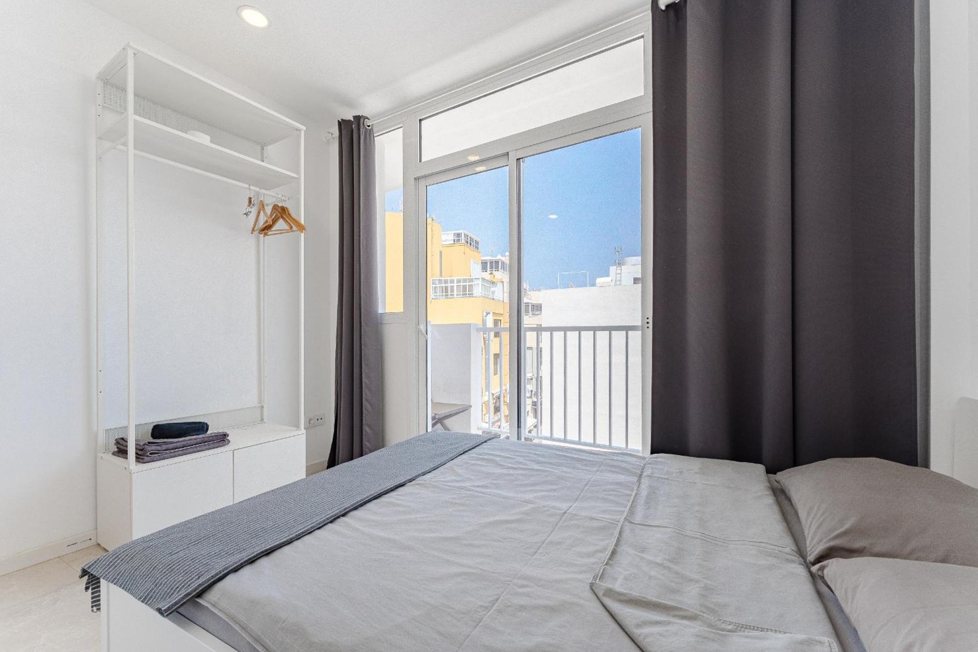 Few Steps From The Beach Hostel In Los Cristianos Arona  Exteriör bild