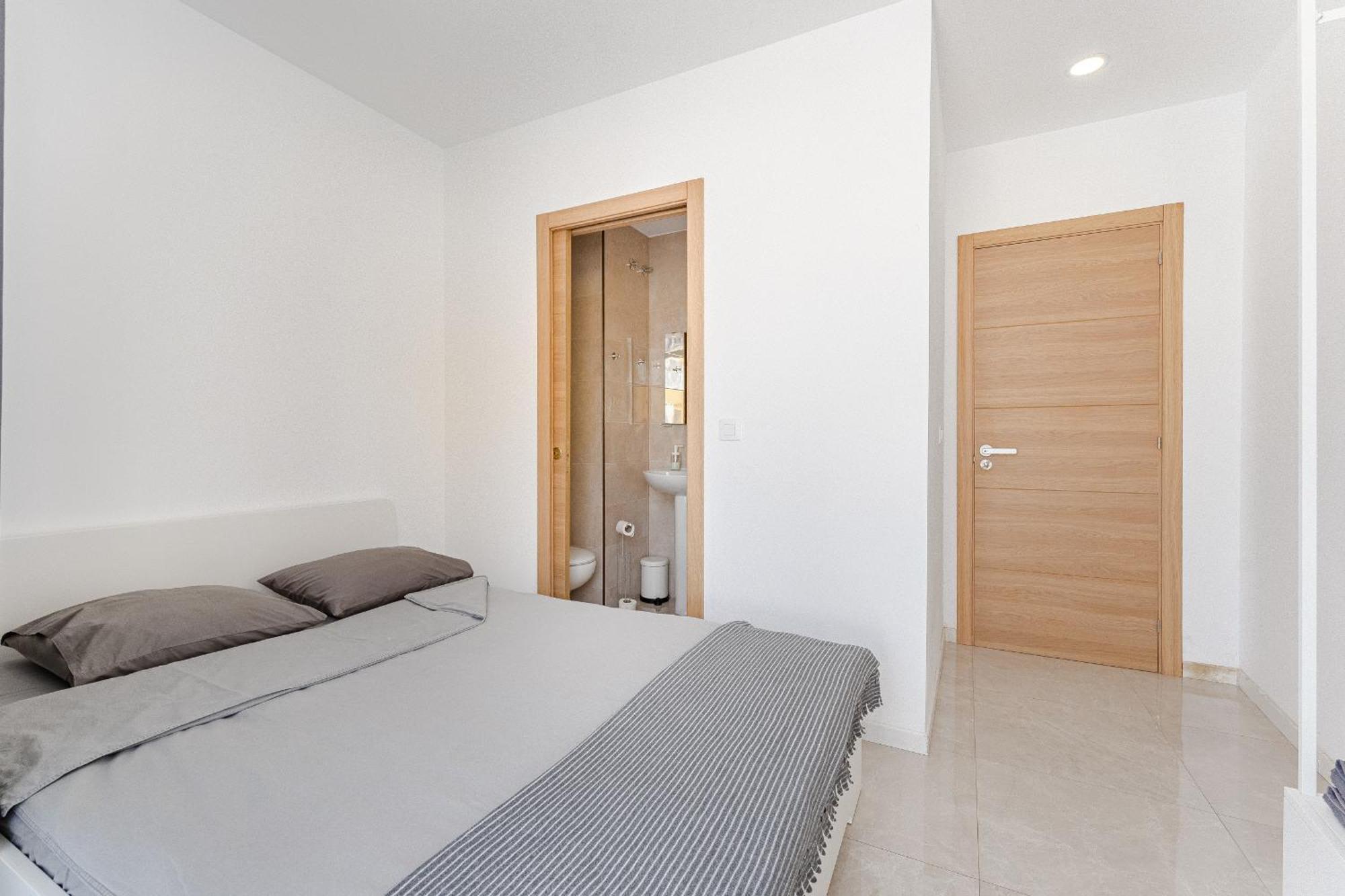 Few Steps From The Beach Hostel In Los Cristianos Arona  Exteriör bild