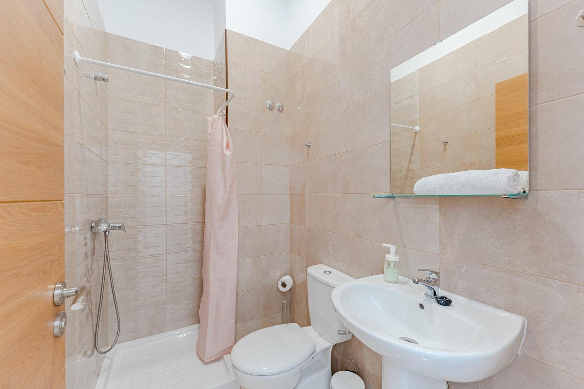 Few Steps From The Beach Hostel In Los Cristianos Arona  Exteriör bild