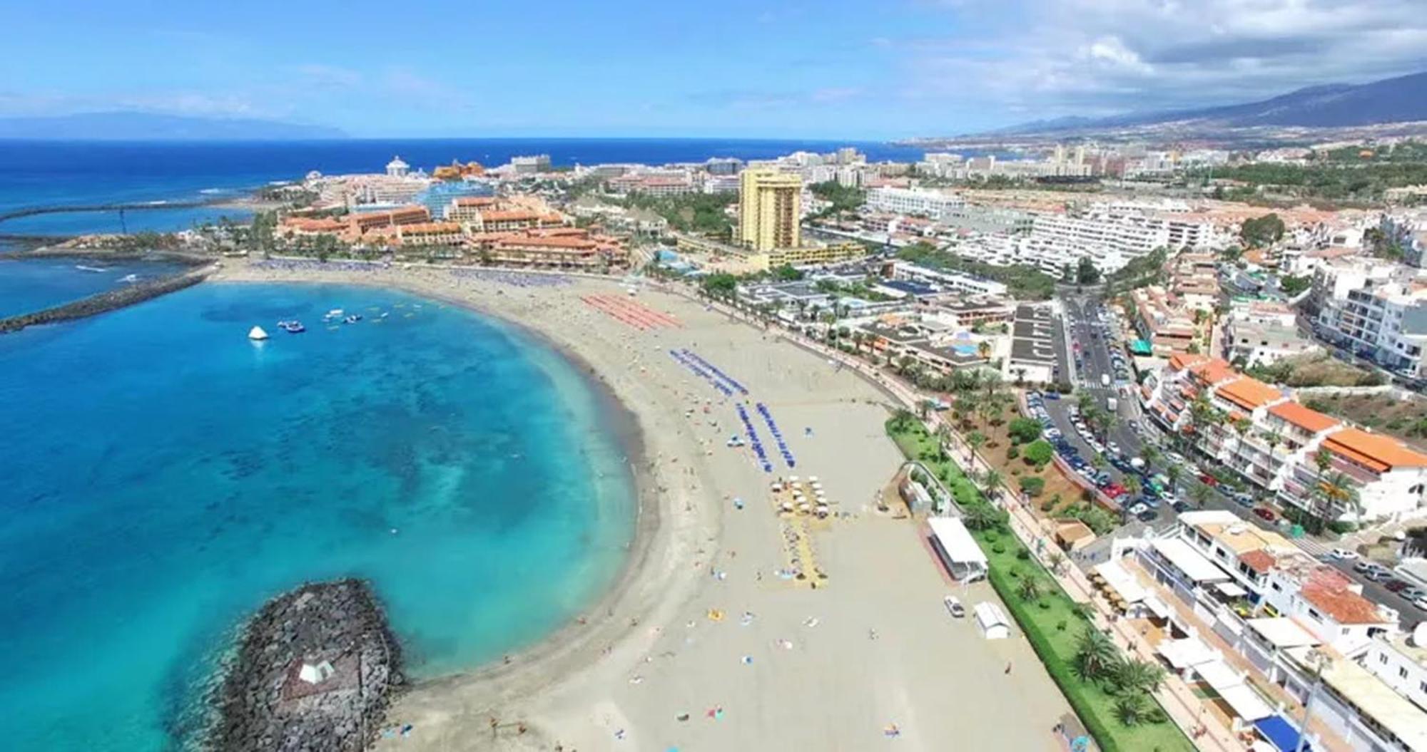 Few Steps From The Beach Hostel In Los Cristianos Arona  Exteriör bild