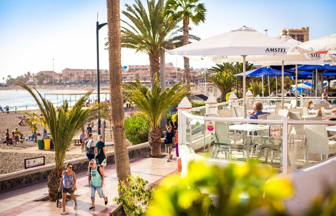 Few Steps From The Beach Hostel In Los Cristianos Arona  Exteriör bild