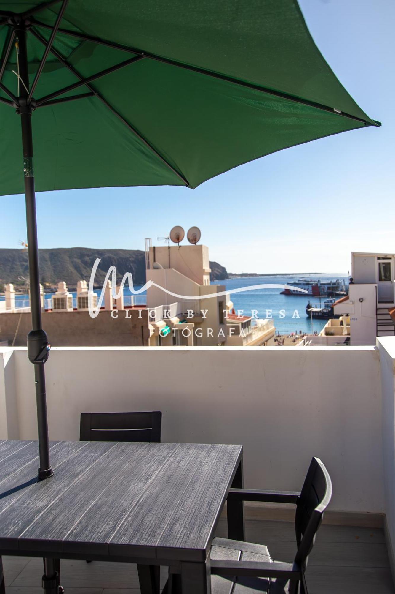 Few Steps From The Beach Hostel In Los Cristianos Arona  Exteriör bild